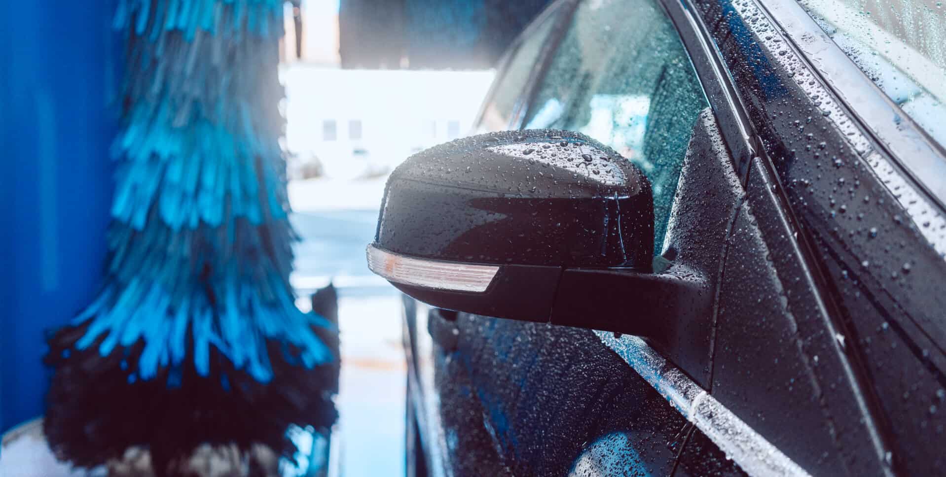 brush-turning-in-car-wash